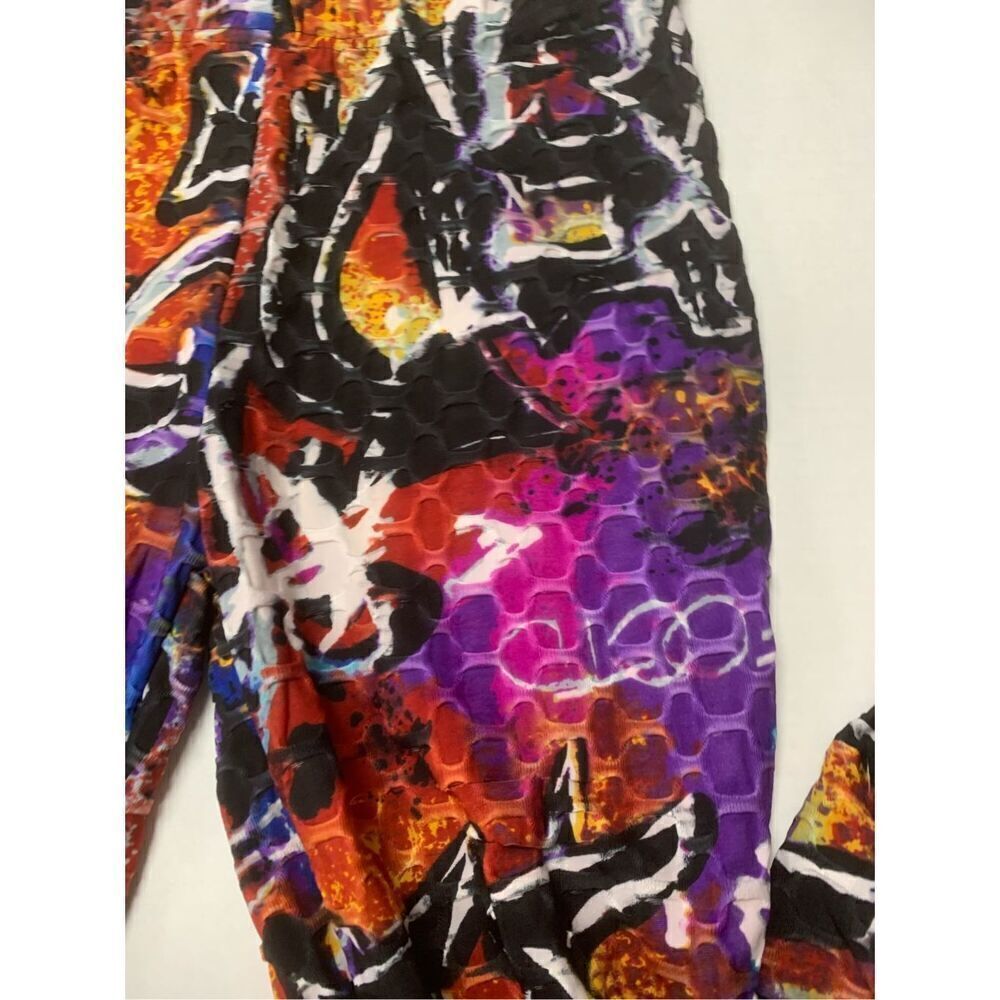 Graffiti Patterned Leggings - Picture 3 of 5